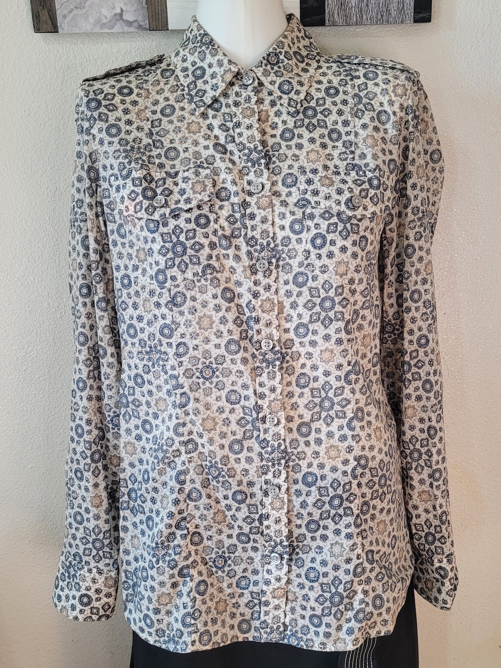 Banana Republic Blue & Cream Geometric Button-Down Shirt Small